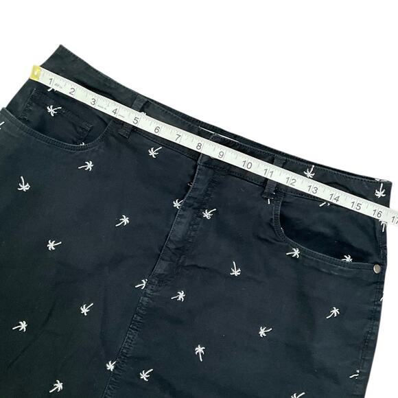 Croft & Barrow Women’s Black Palm Trees Embroidered Skort Size 10 - Picture 5 of 5